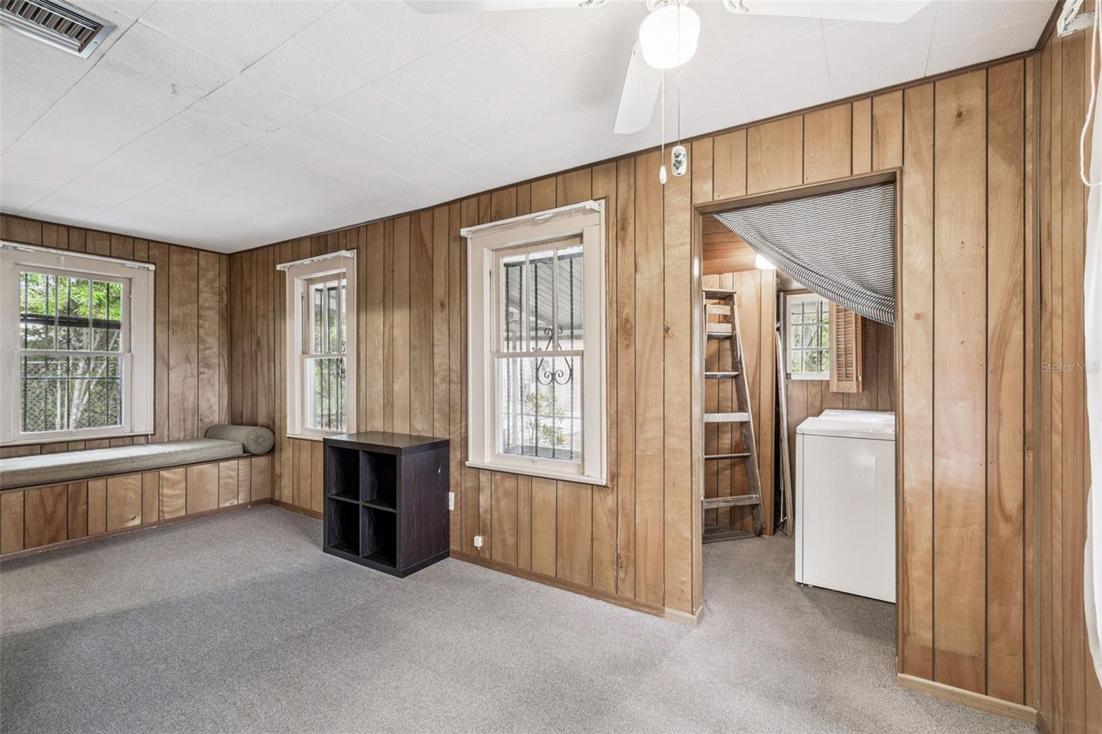 LAKE HUNTER TERRACE - Residential