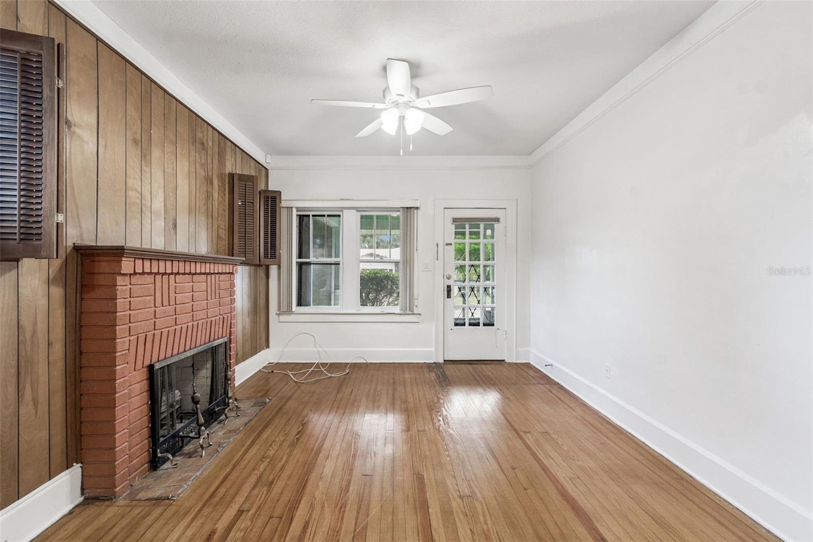 LAKE HUNTER TERRACE - Residential