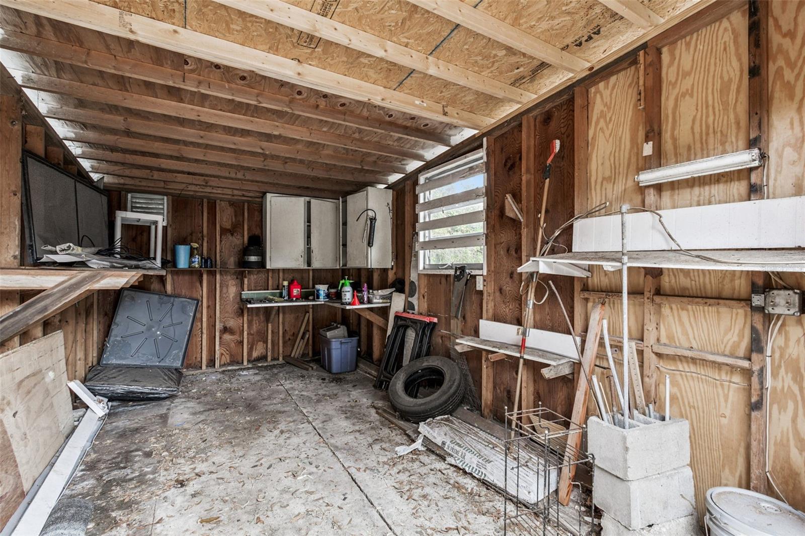 LAKE HUNTER TERRACE - Residential