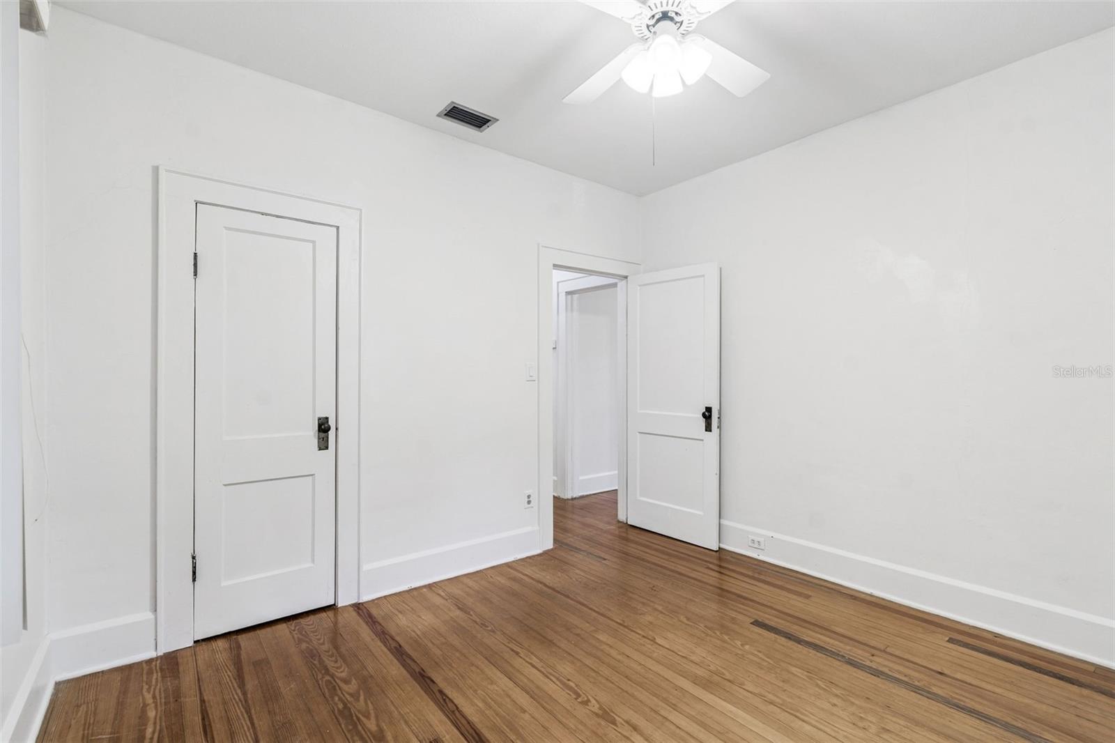 LAKE HUNTER TERRACE - Residential