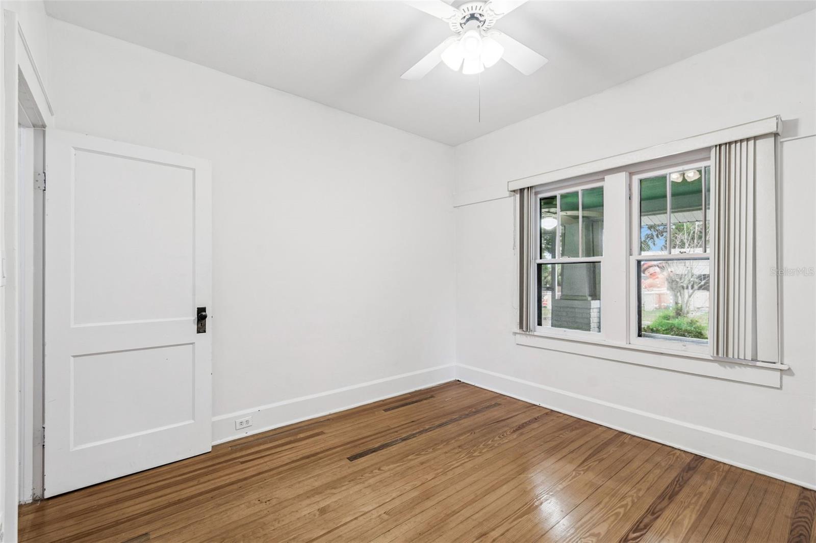 LAKE HUNTER TERRACE - Residential