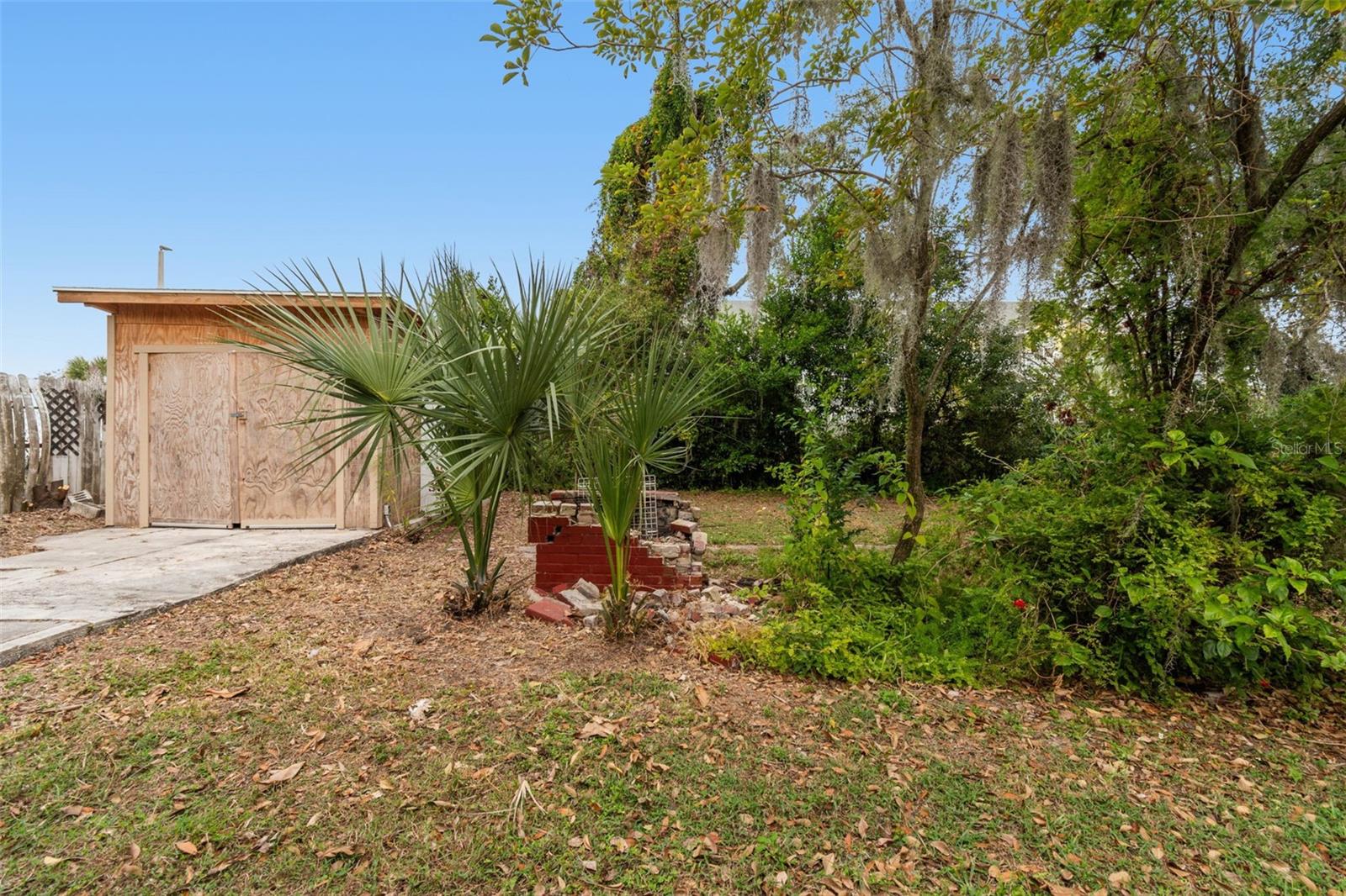 LAKE HUNTER TERRACE - Residential