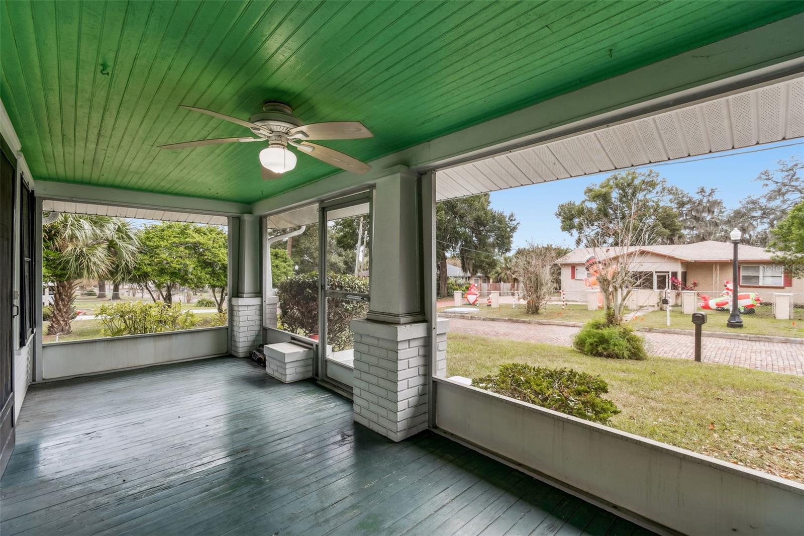 LAKE HUNTER TERRACE - Residential