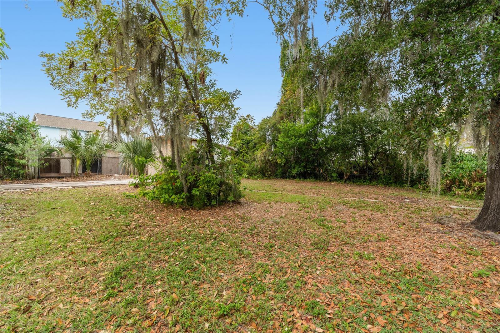 LAKE HUNTER TERRACE - Residential