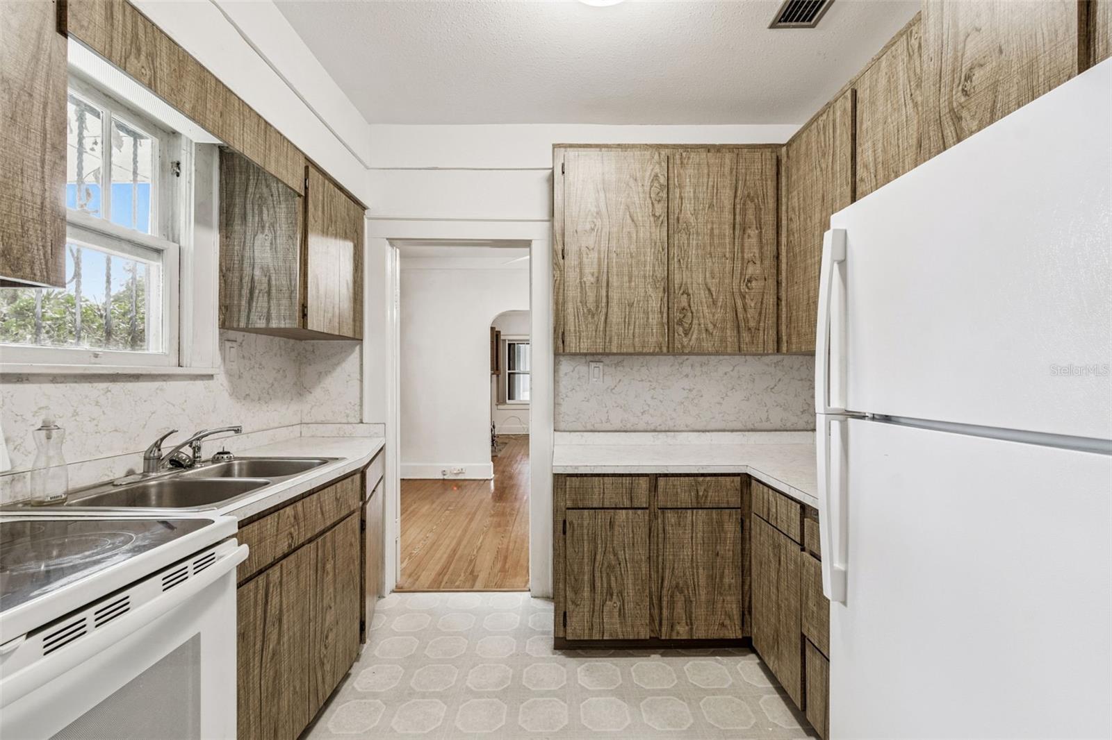 LAKE HUNTER TERRACE - Residential