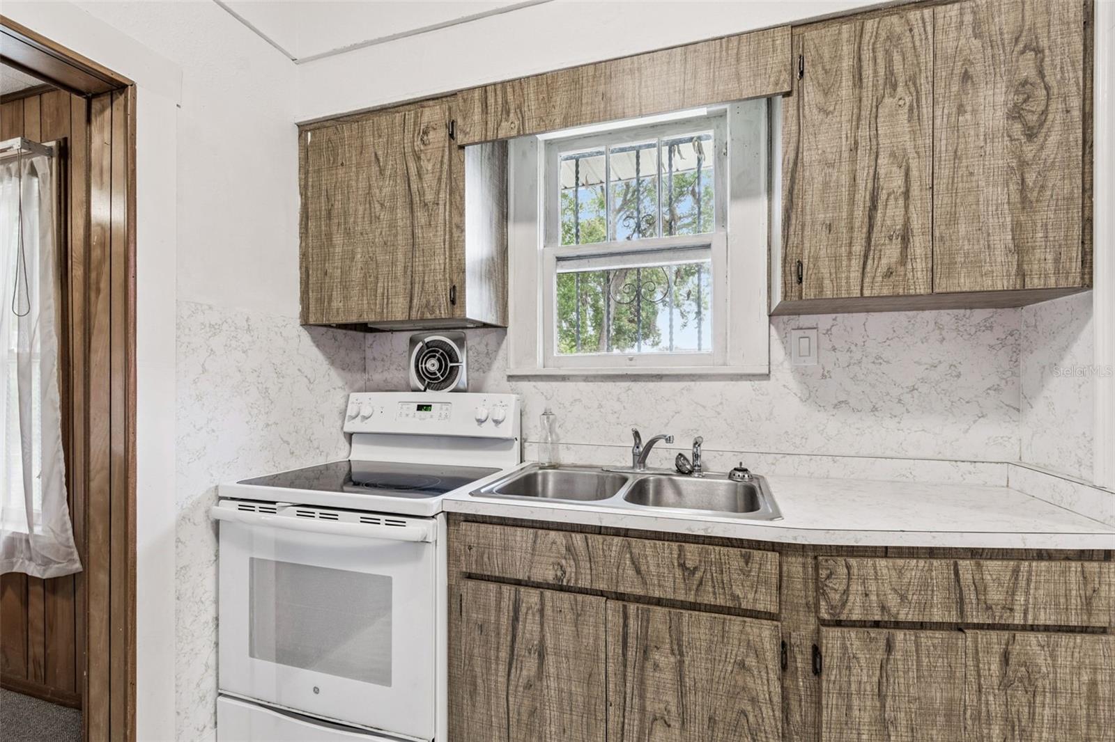 LAKE HUNTER TERRACE - Residential