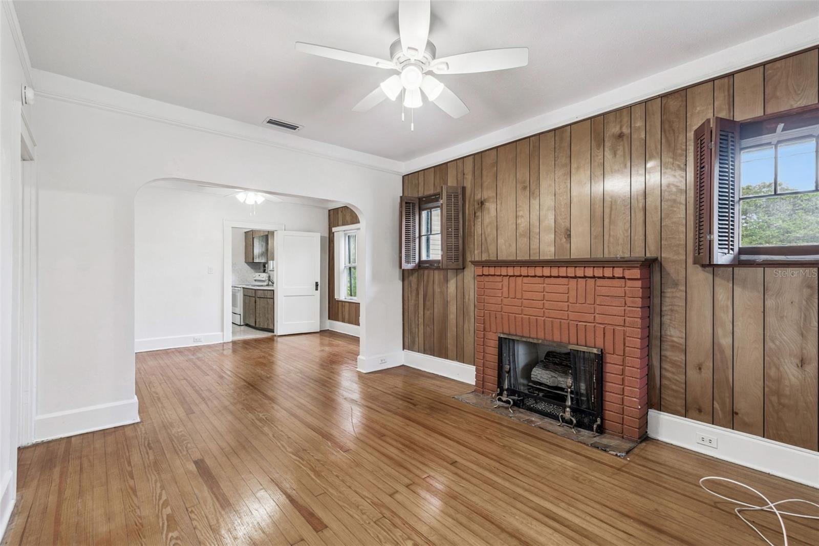 LAKE HUNTER TERRACE - Residential