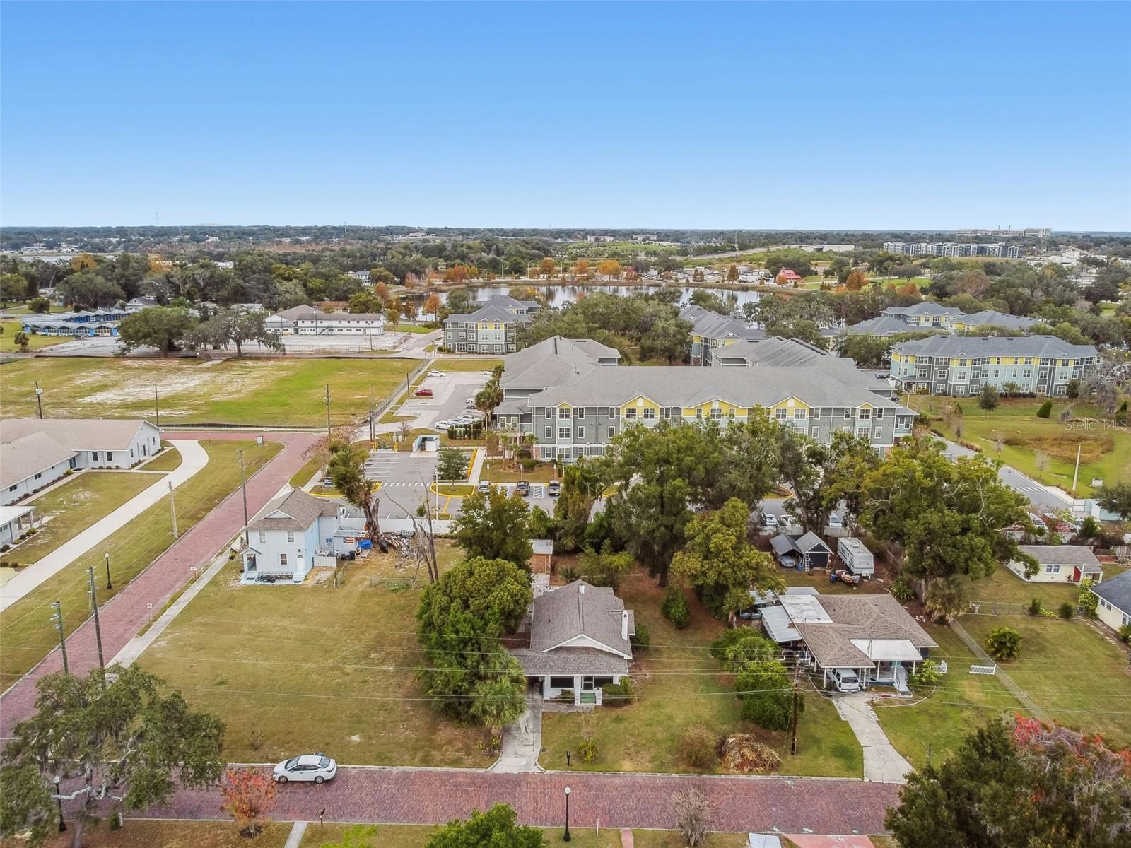 LAKE HUNTER TERRACE - Residential