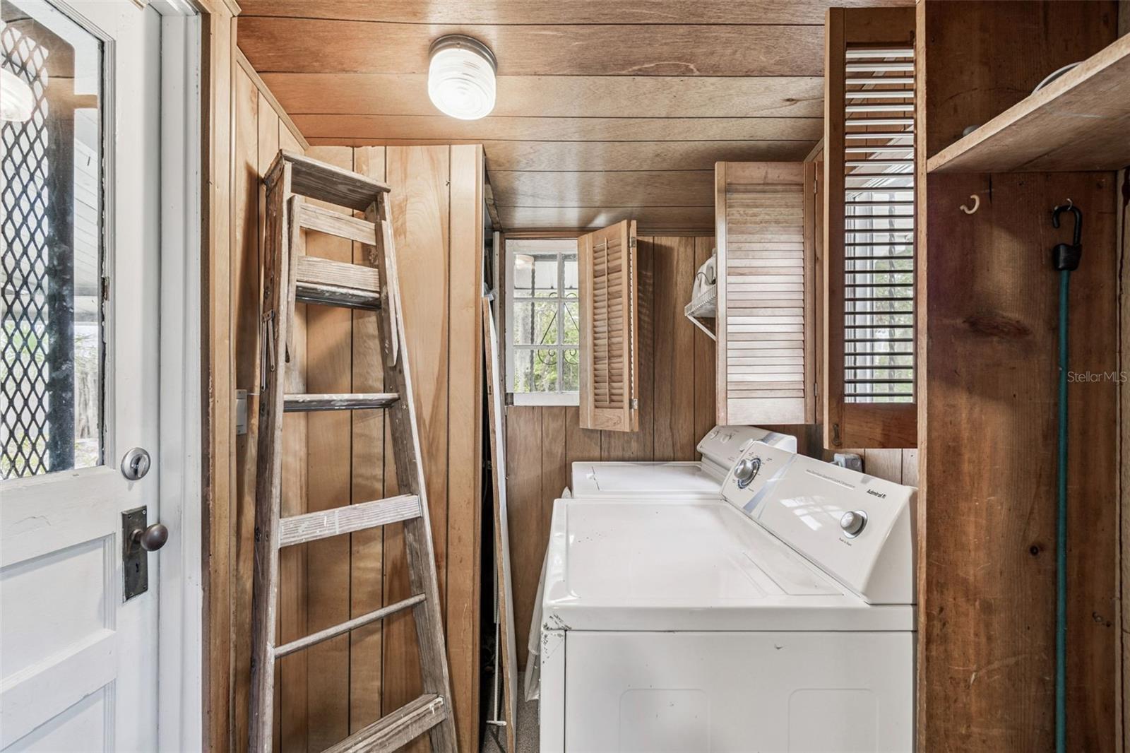 LAKE HUNTER TERRACE - Residential