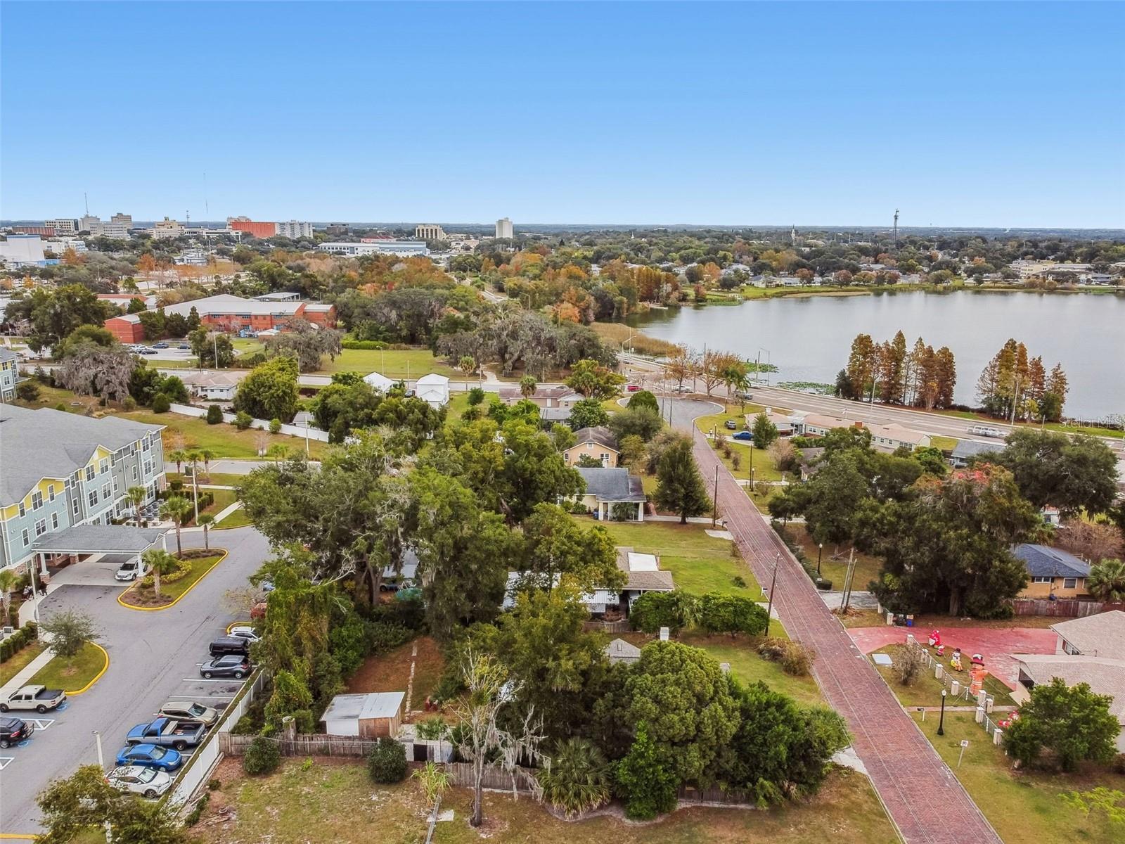 LAKE HUNTER TERRACE - Residential