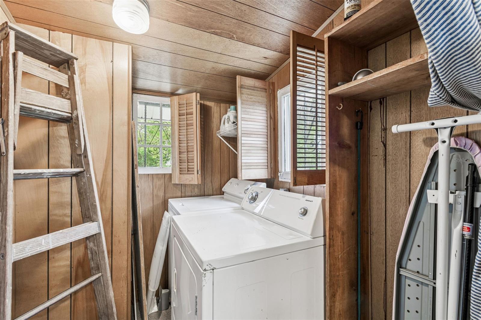 LAKE HUNTER TERRACE - Residential