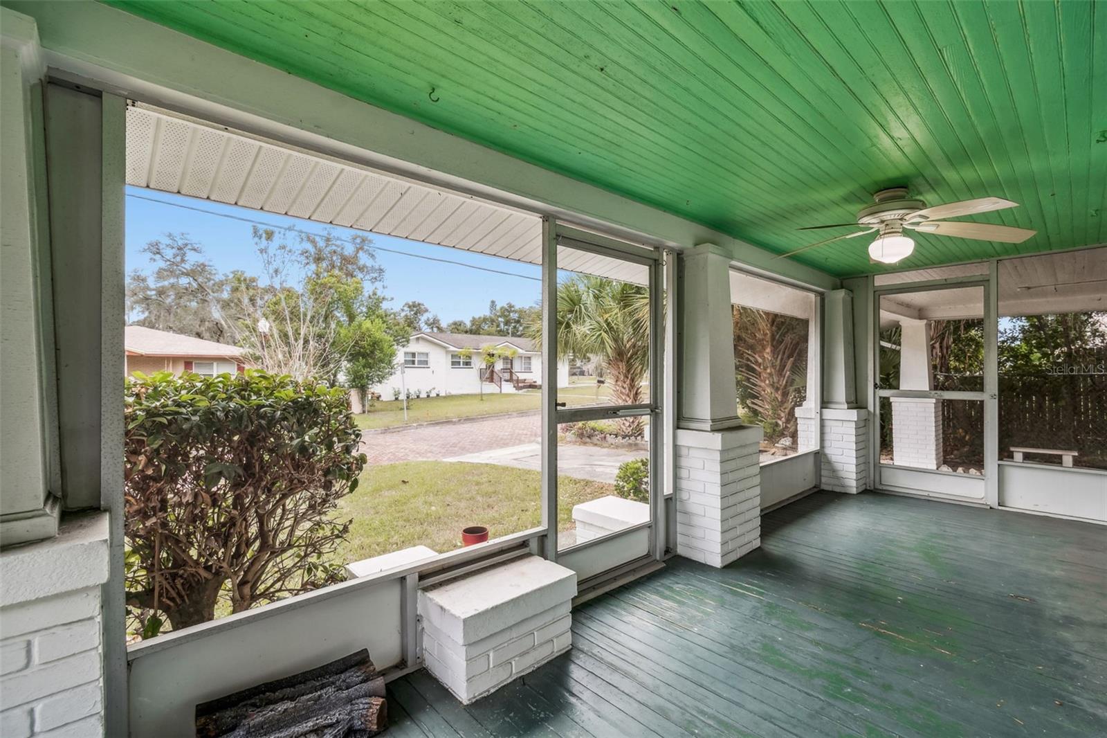 LAKE HUNTER TERRACE - Residential