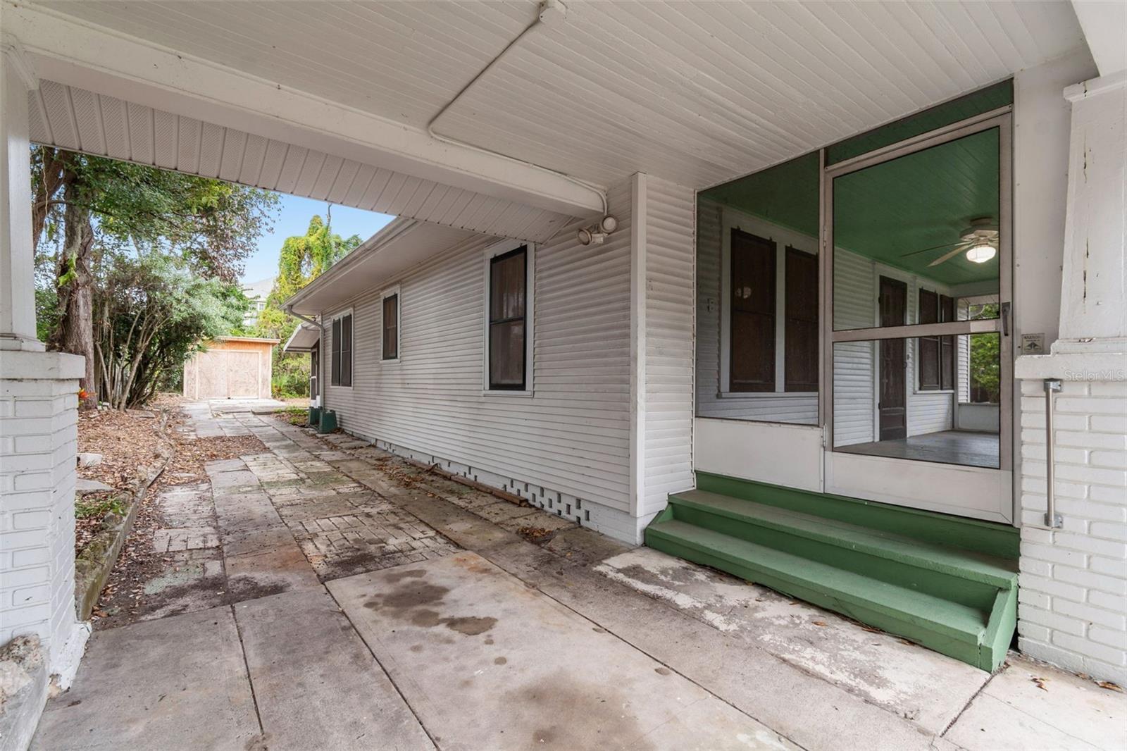 LAKE HUNTER TERRACE - Residential