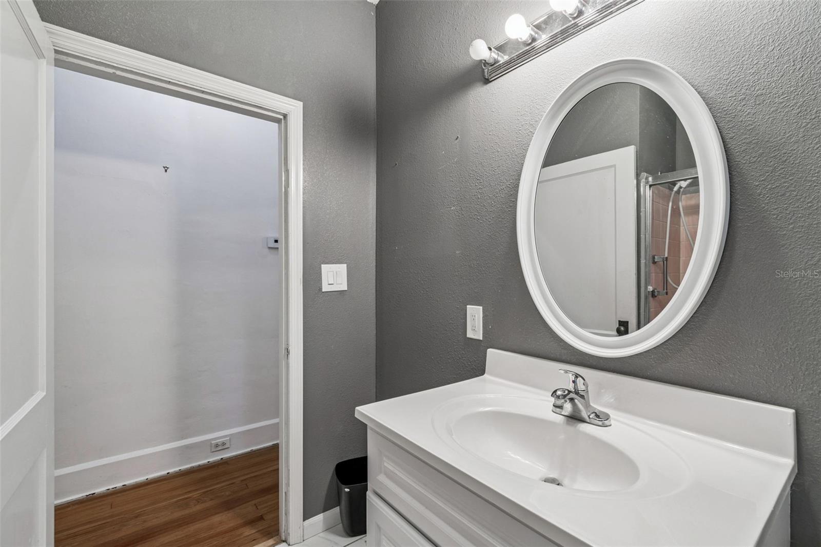 LAKE HUNTER TERRACE - Residential