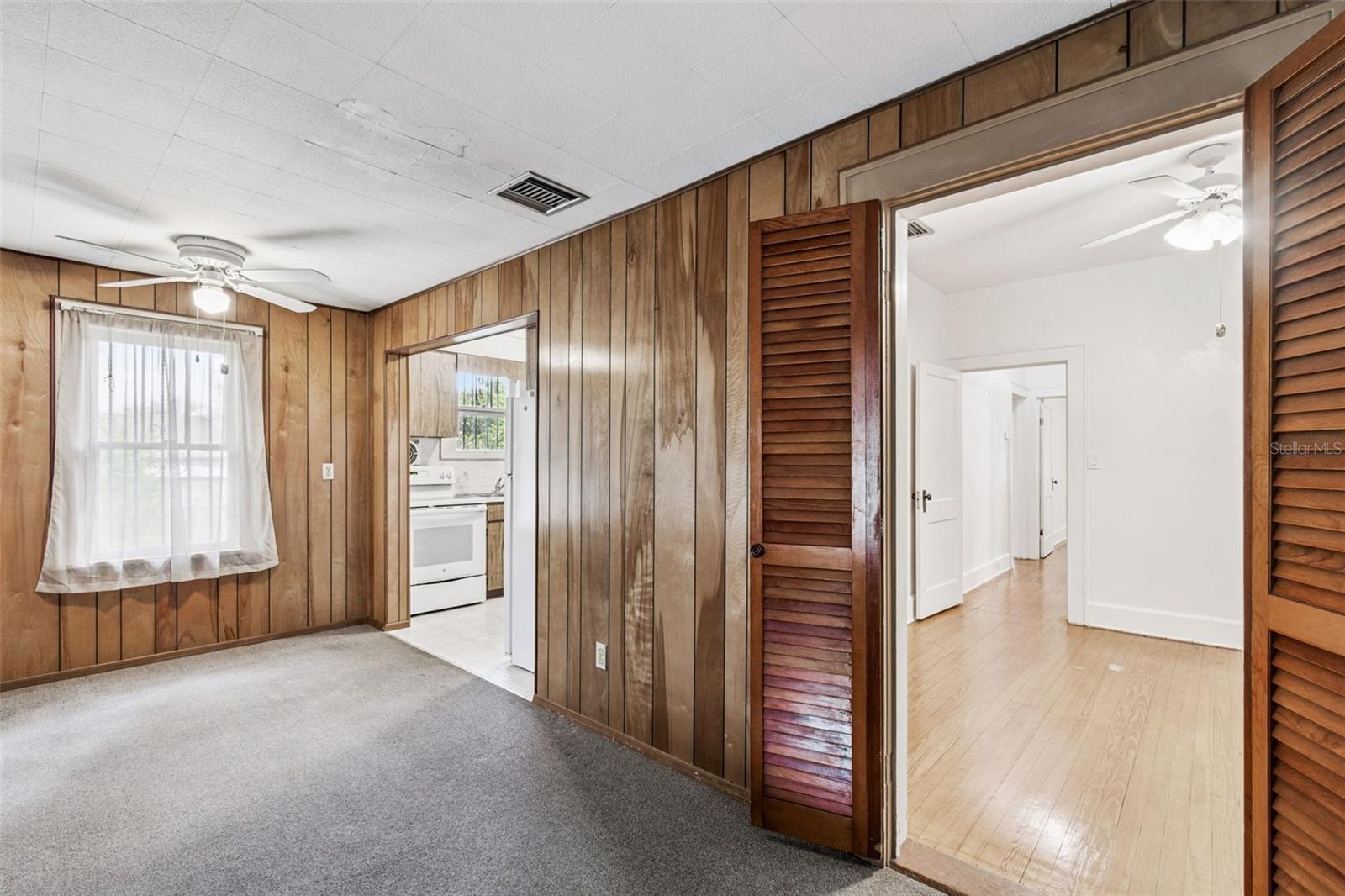 LAKE HUNTER TERRACE - Residential