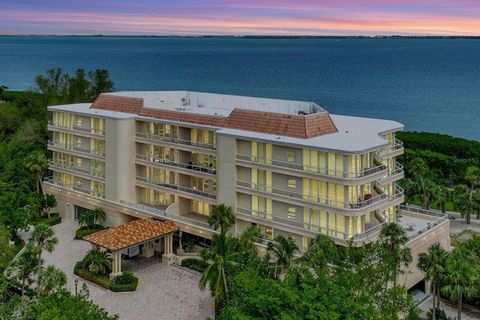 A home in LONGBOAT KEY