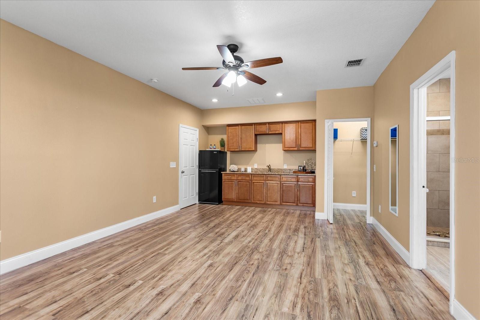 RIVERSIDE AT TWIN RIVERS UN 1 - Residential