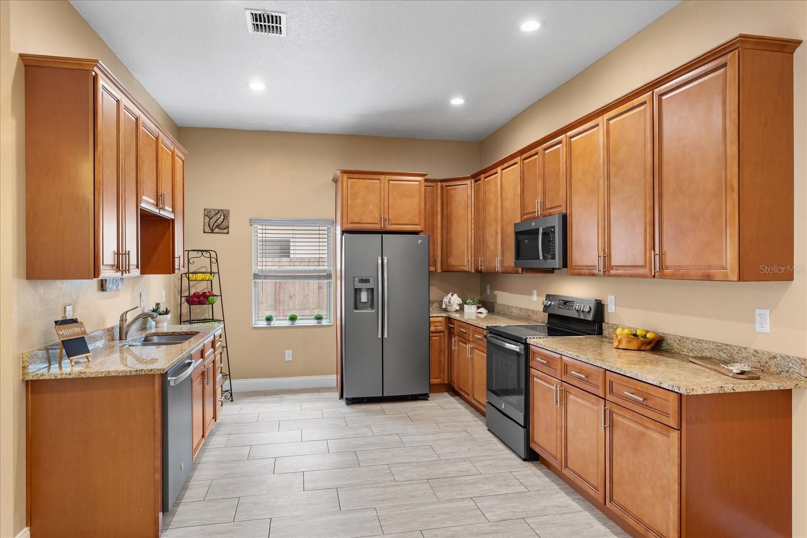 RIVERSIDE AT TWIN RIVERS UN 1 - Residential