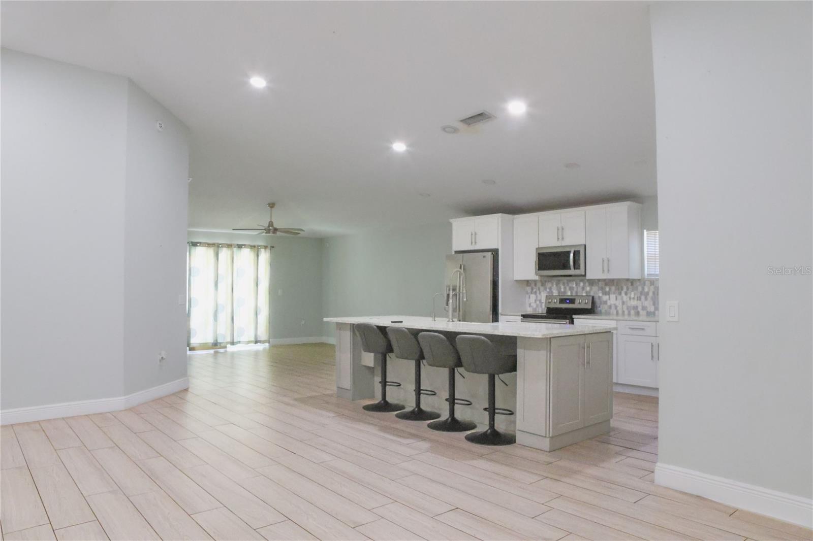 1009 FORT SMITH BOULEVARD