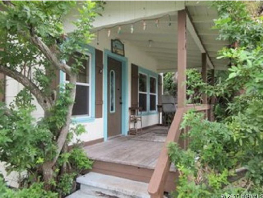 Beachside Cottage! Fully furnished with everything that you need! Tastefully decorated home. Queen bed, large flat screen tv. A block from the beach!!