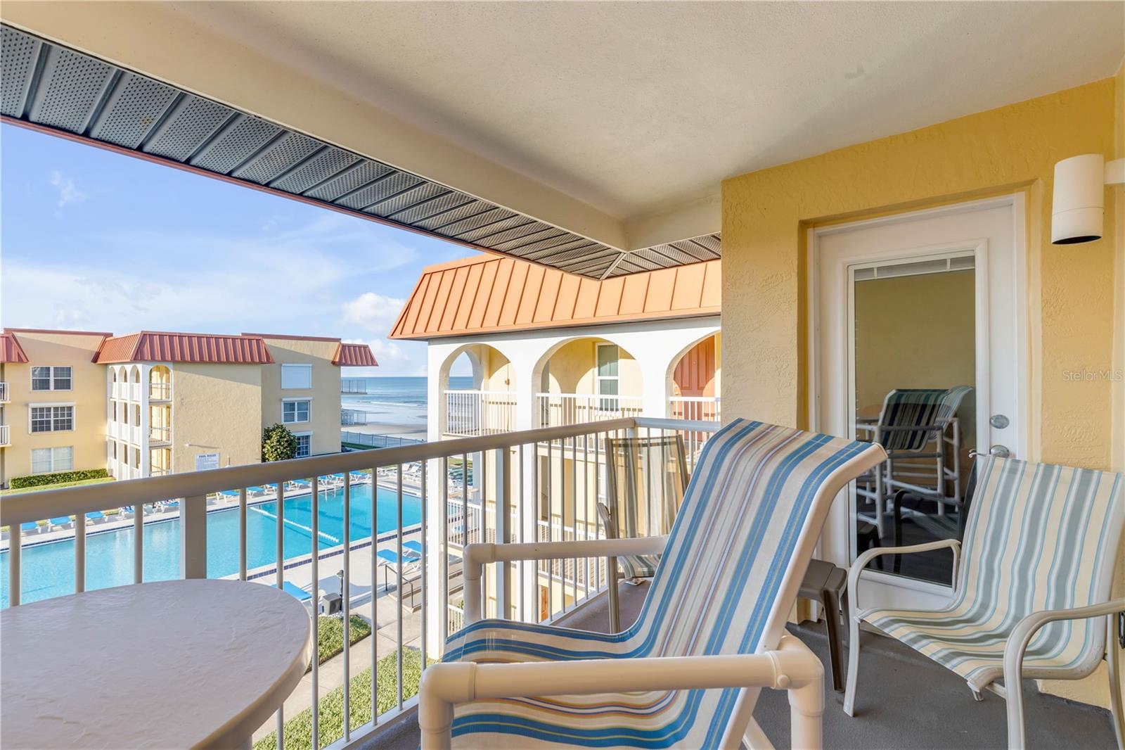 POINT EAST - Residential