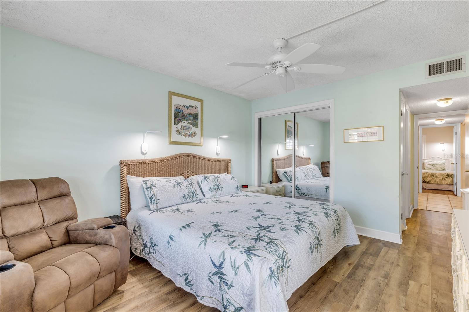 POINT EAST - Residential