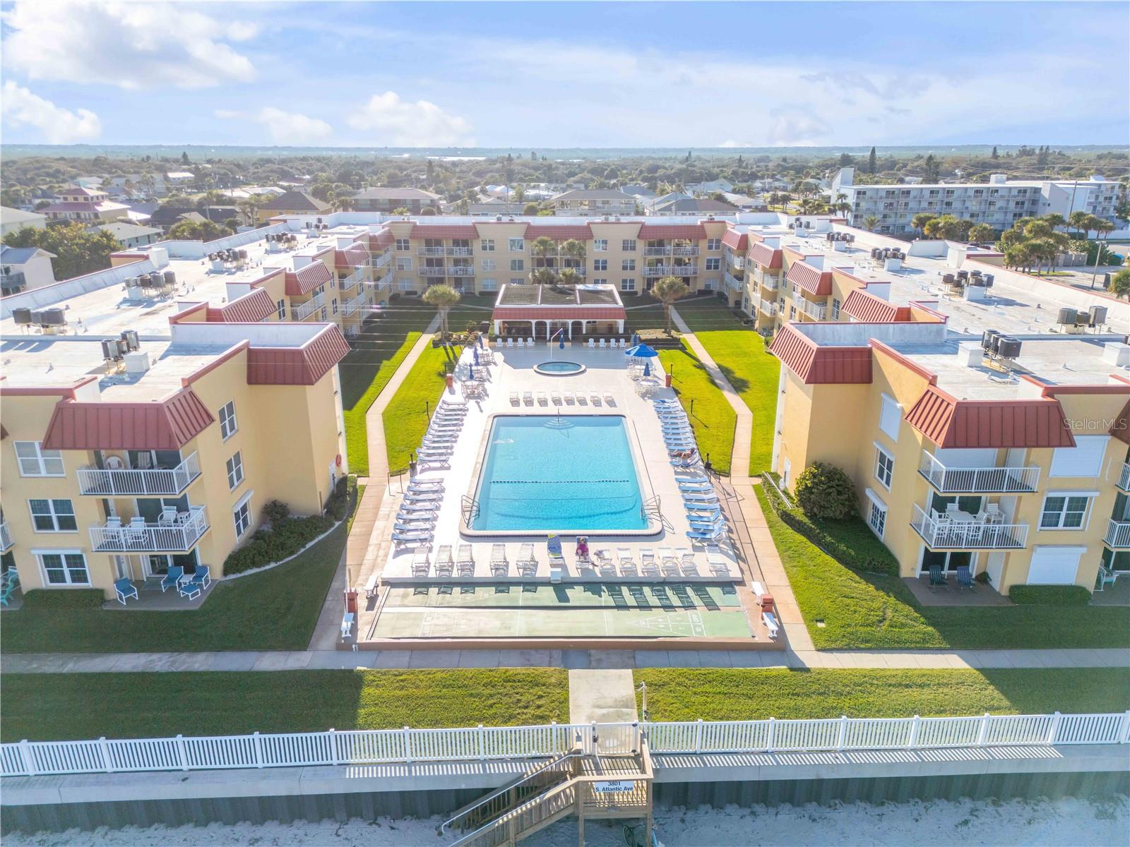 POINT EAST - Residential