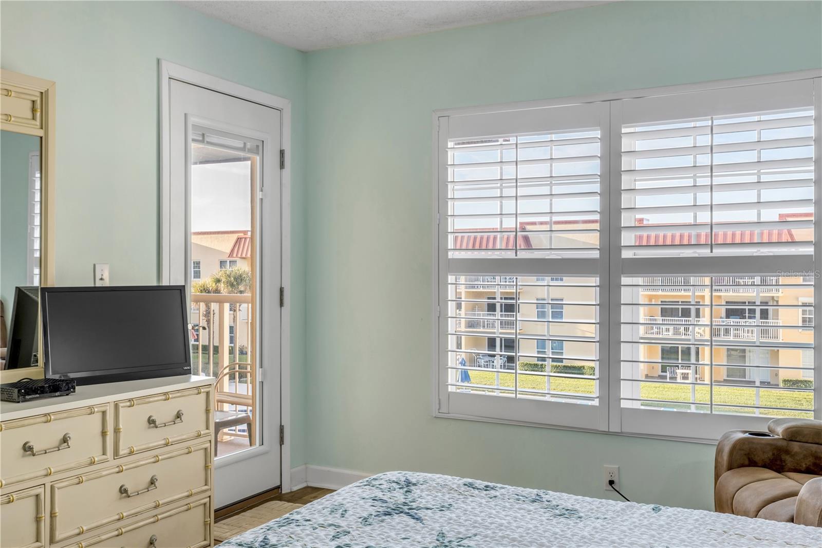 POINT EAST - Residential