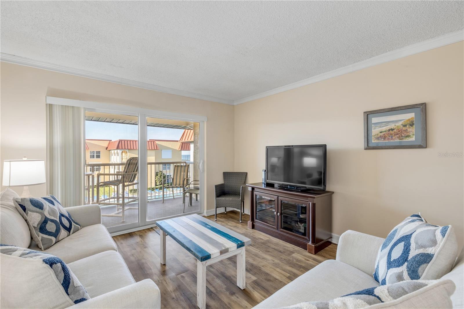 POINT EAST - Residential