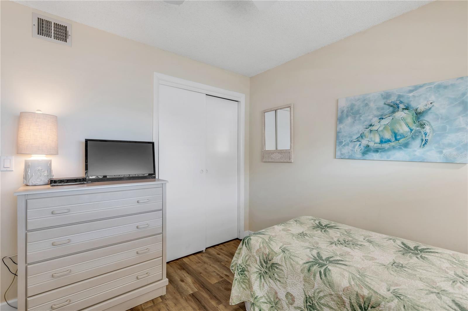 POINT EAST - Residential