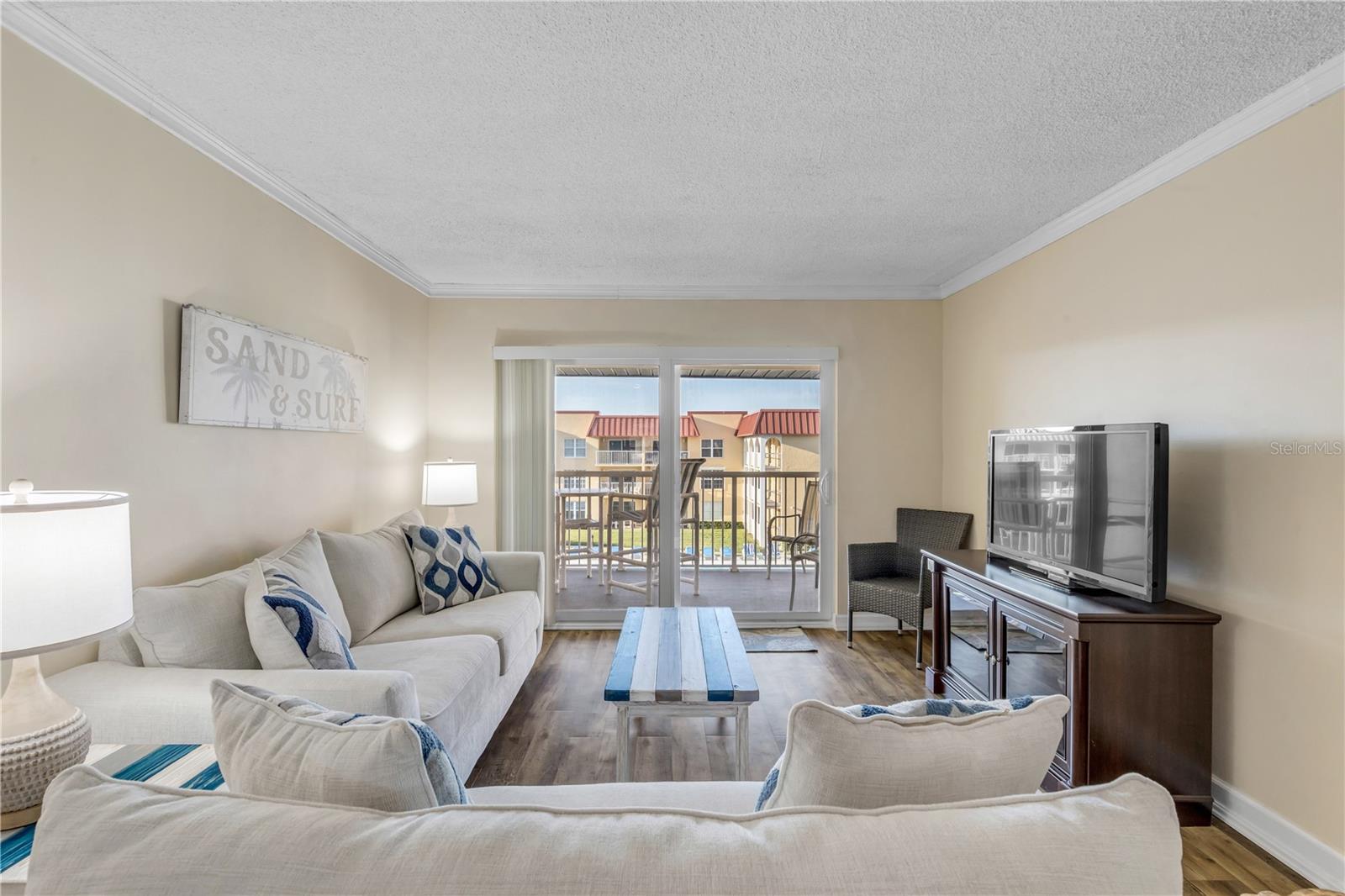 POINT EAST - Residential