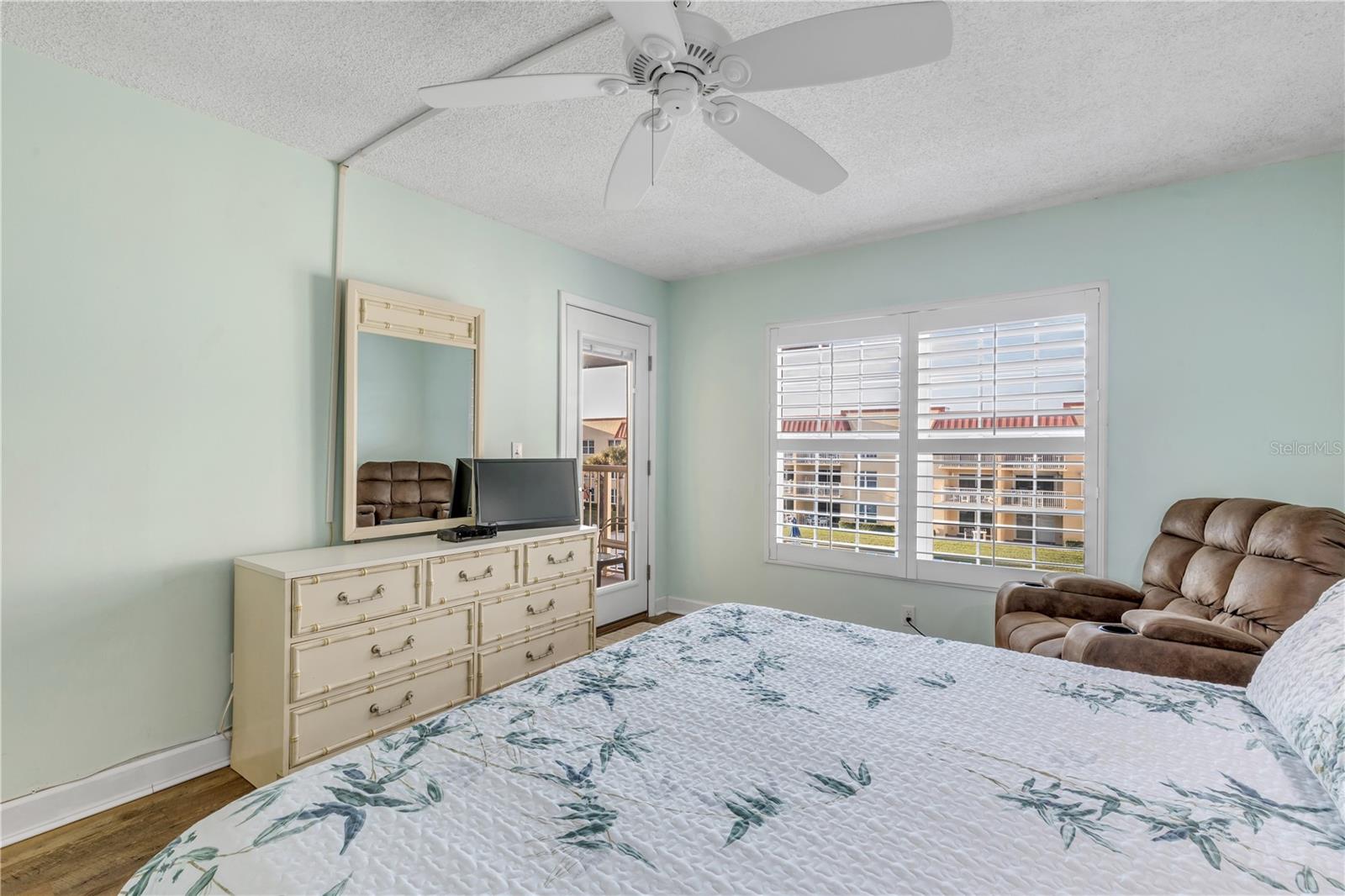 POINT EAST - Residential