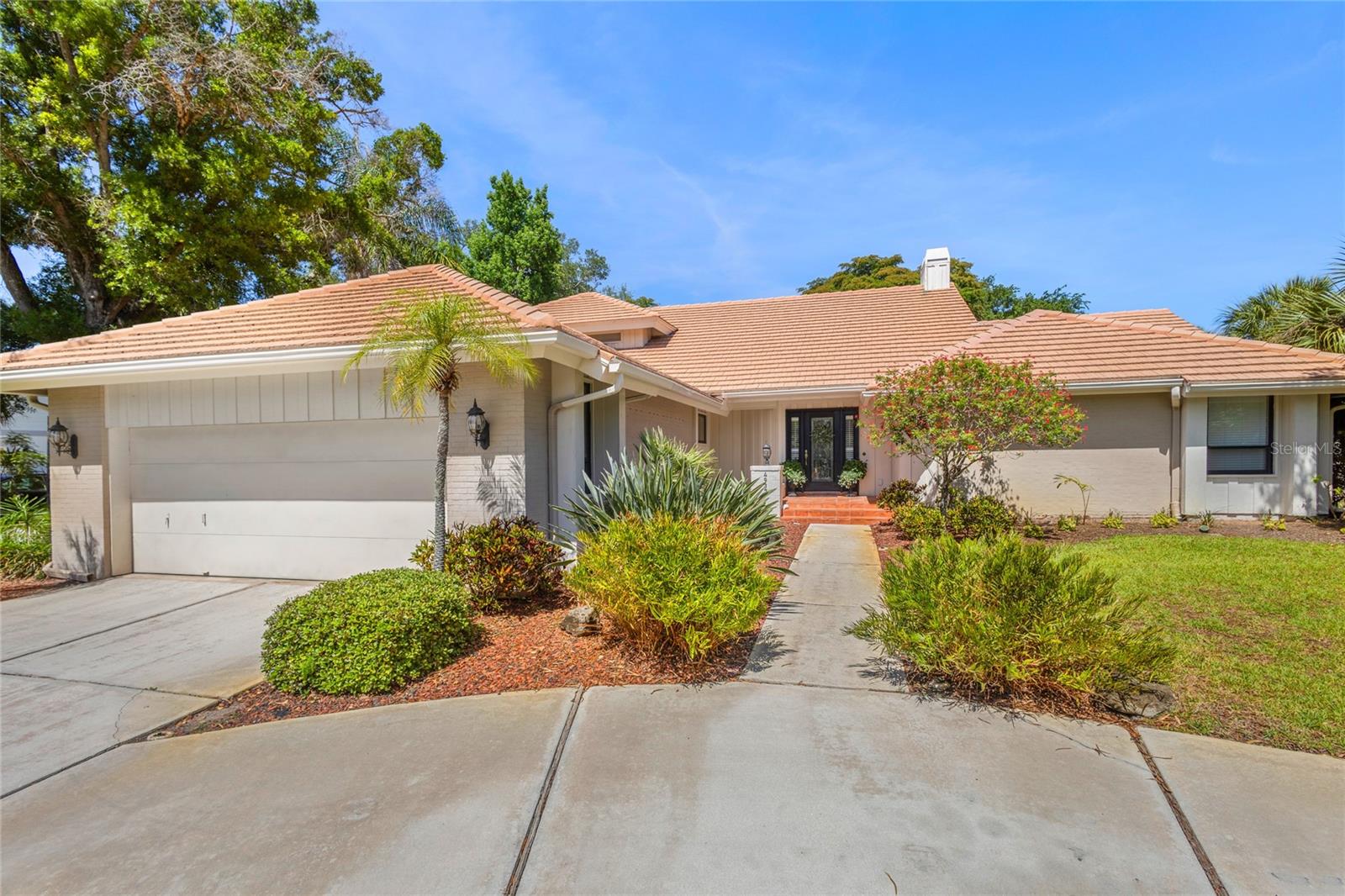 4937 LANDINGS COURT