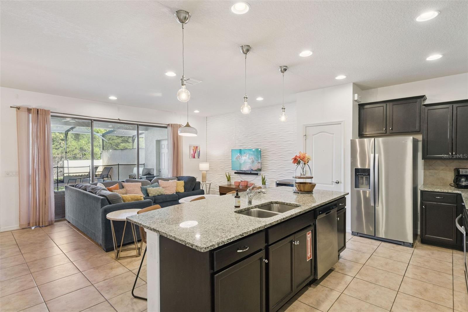 WINDSOR AT WESTSIDE - Residential