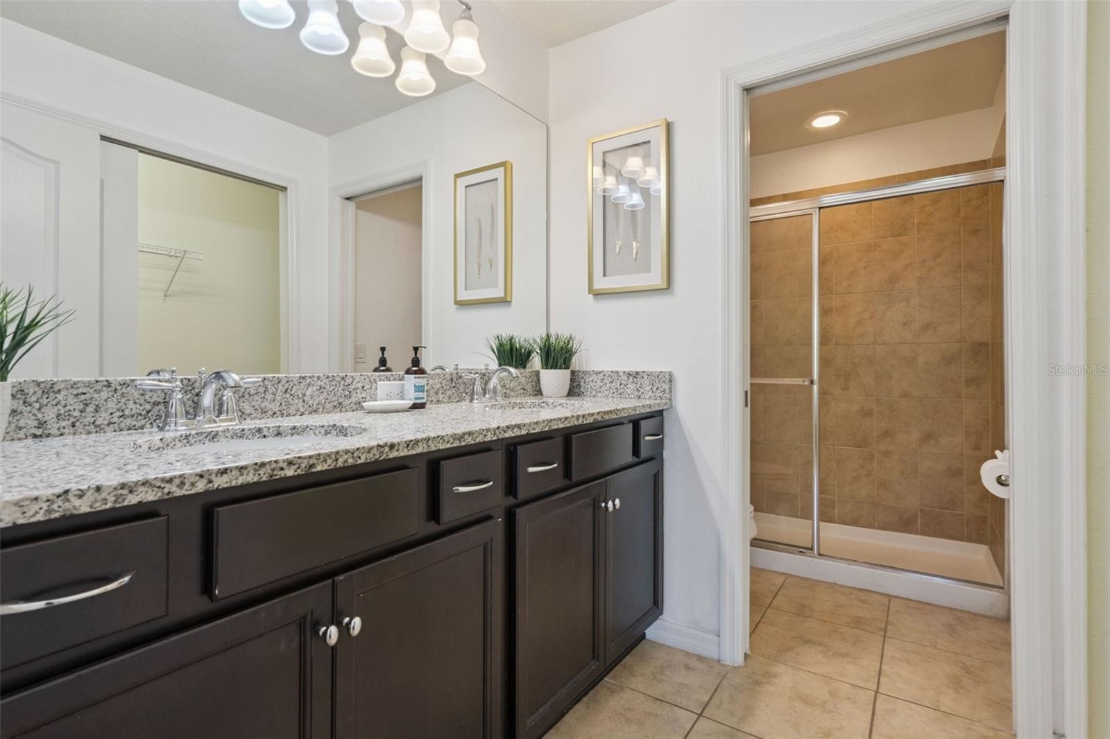 WINDSOR AT WESTSIDE - Residential