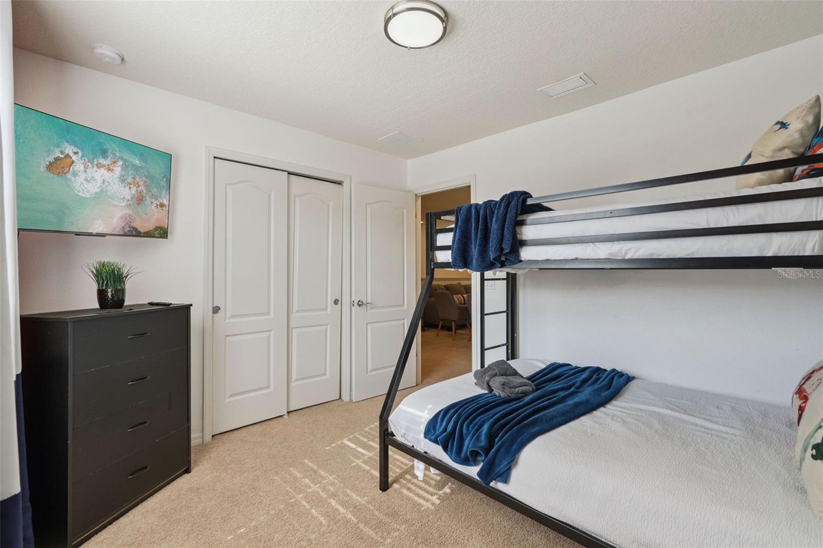 WINDSOR AT WESTSIDE - Residential