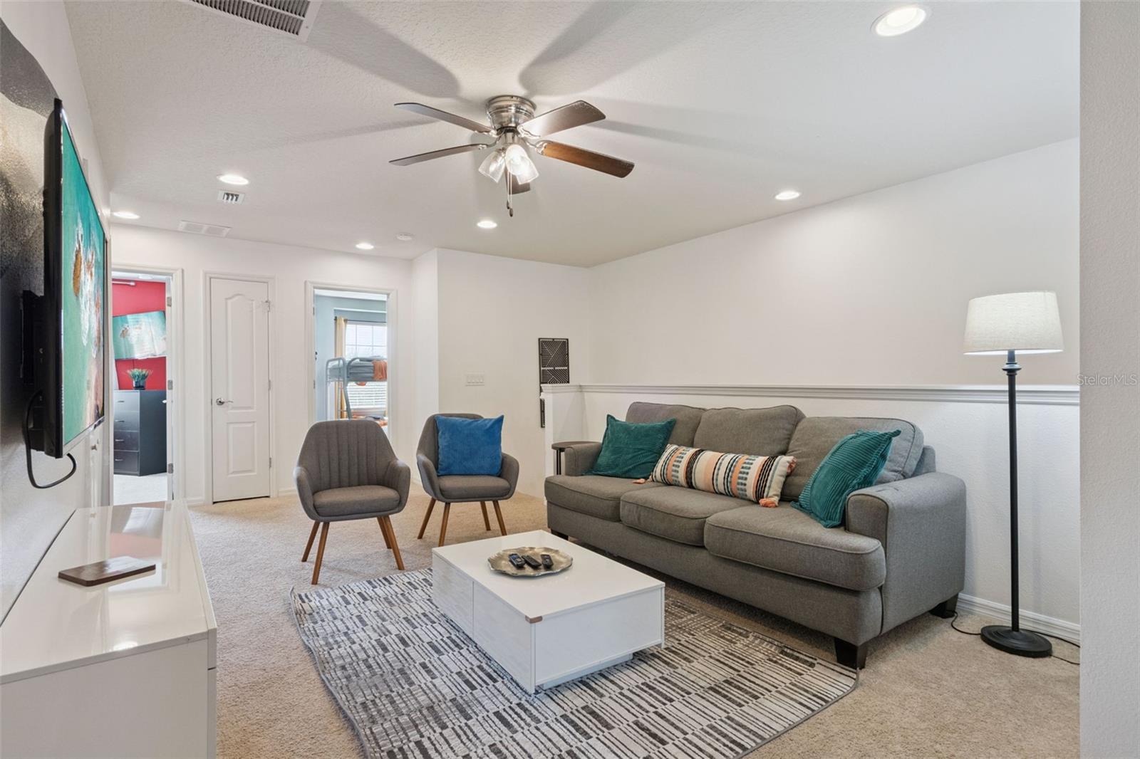 WINDSOR AT WESTSIDE - Residential