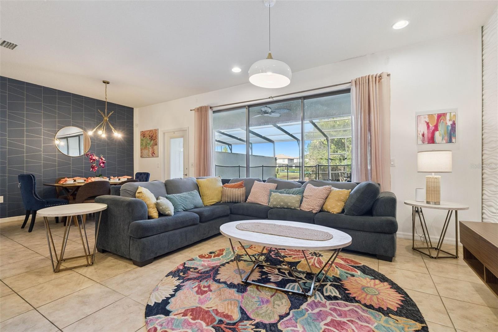 WINDSOR AT WESTSIDE - Residential