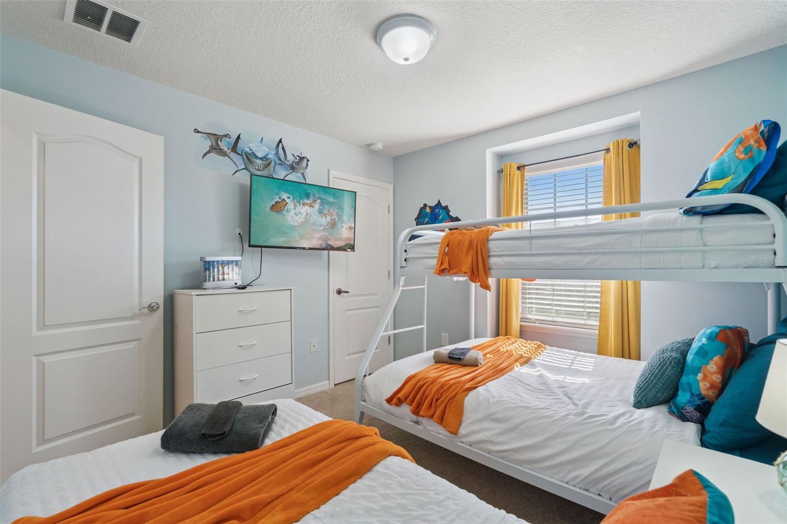 WINDSOR AT WESTSIDE - Residential