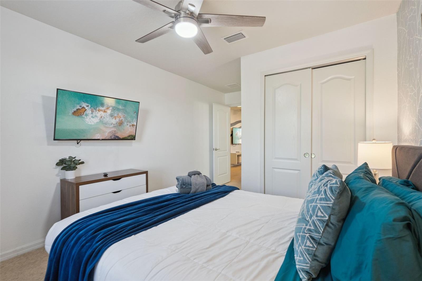 WINDSOR AT WESTSIDE - Residential