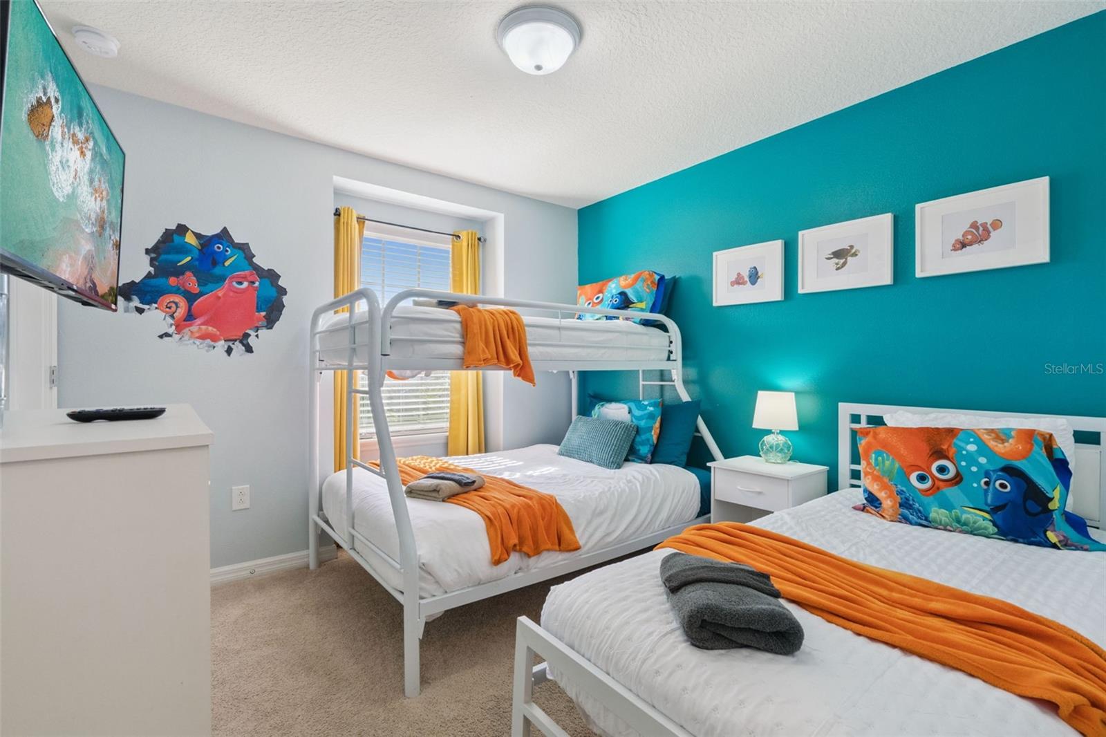 WINDSOR AT WESTSIDE - Residential