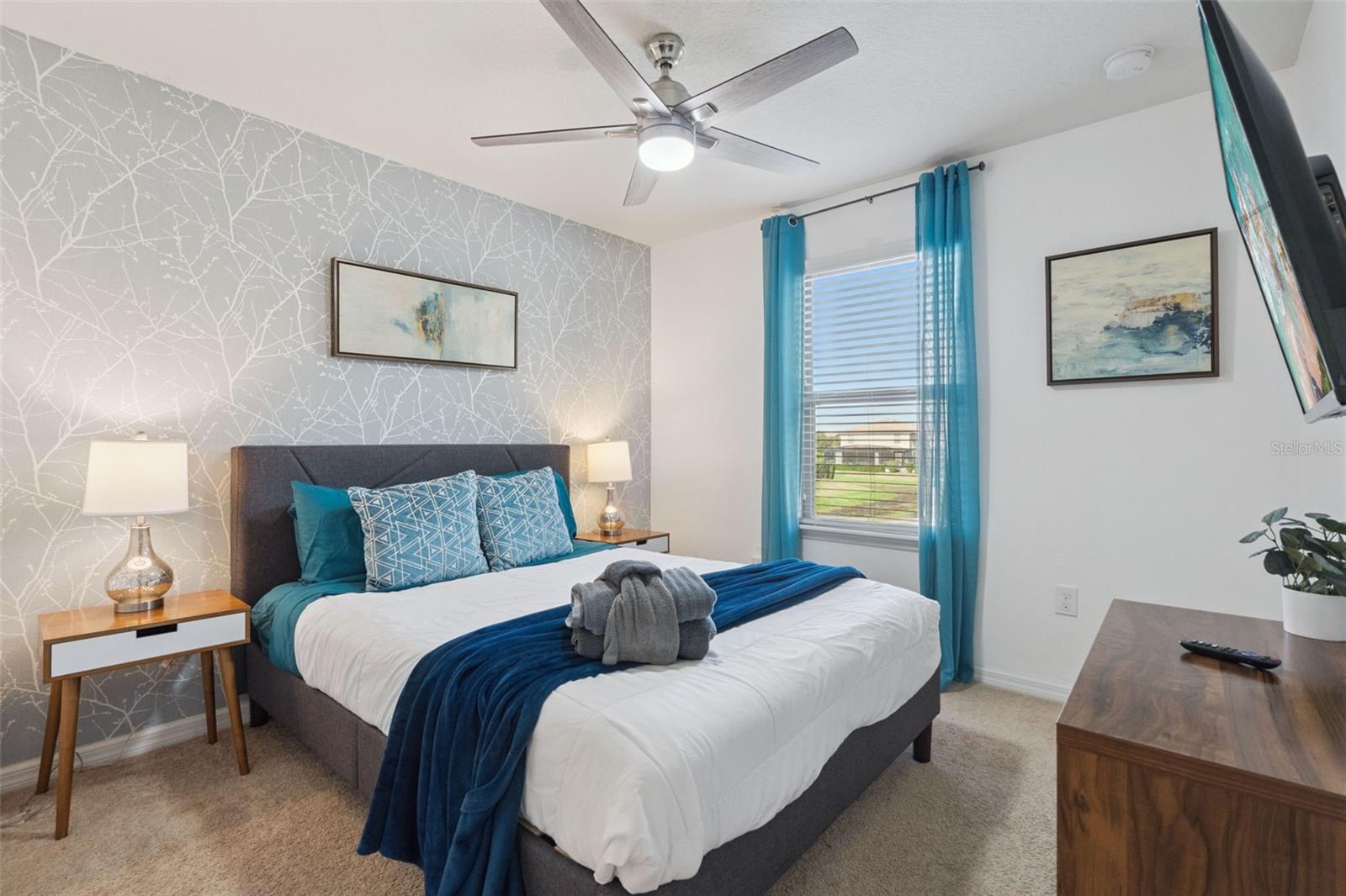 WINDSOR AT WESTSIDE - Residential