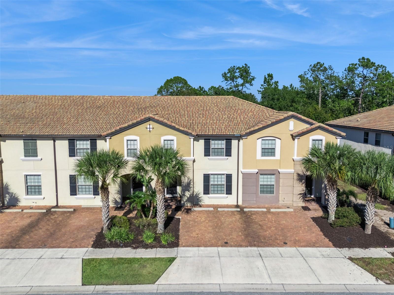 WINDSOR AT WESTSIDE - Residential