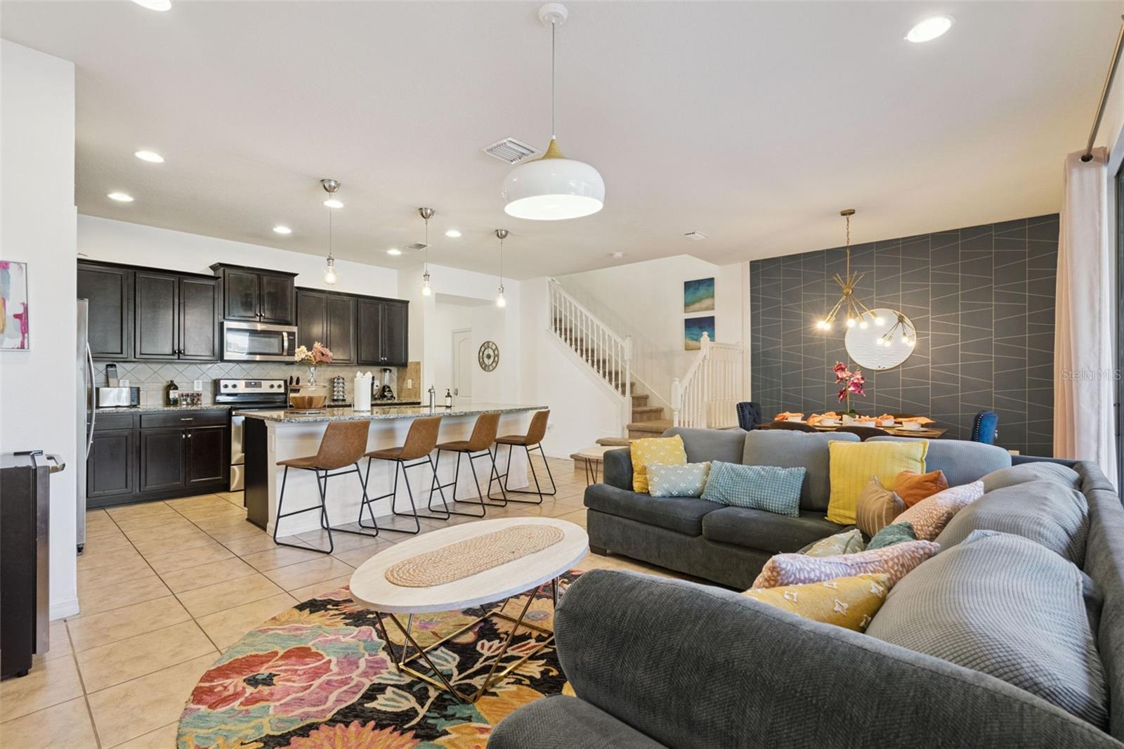 WINDSOR AT WESTSIDE - Residential