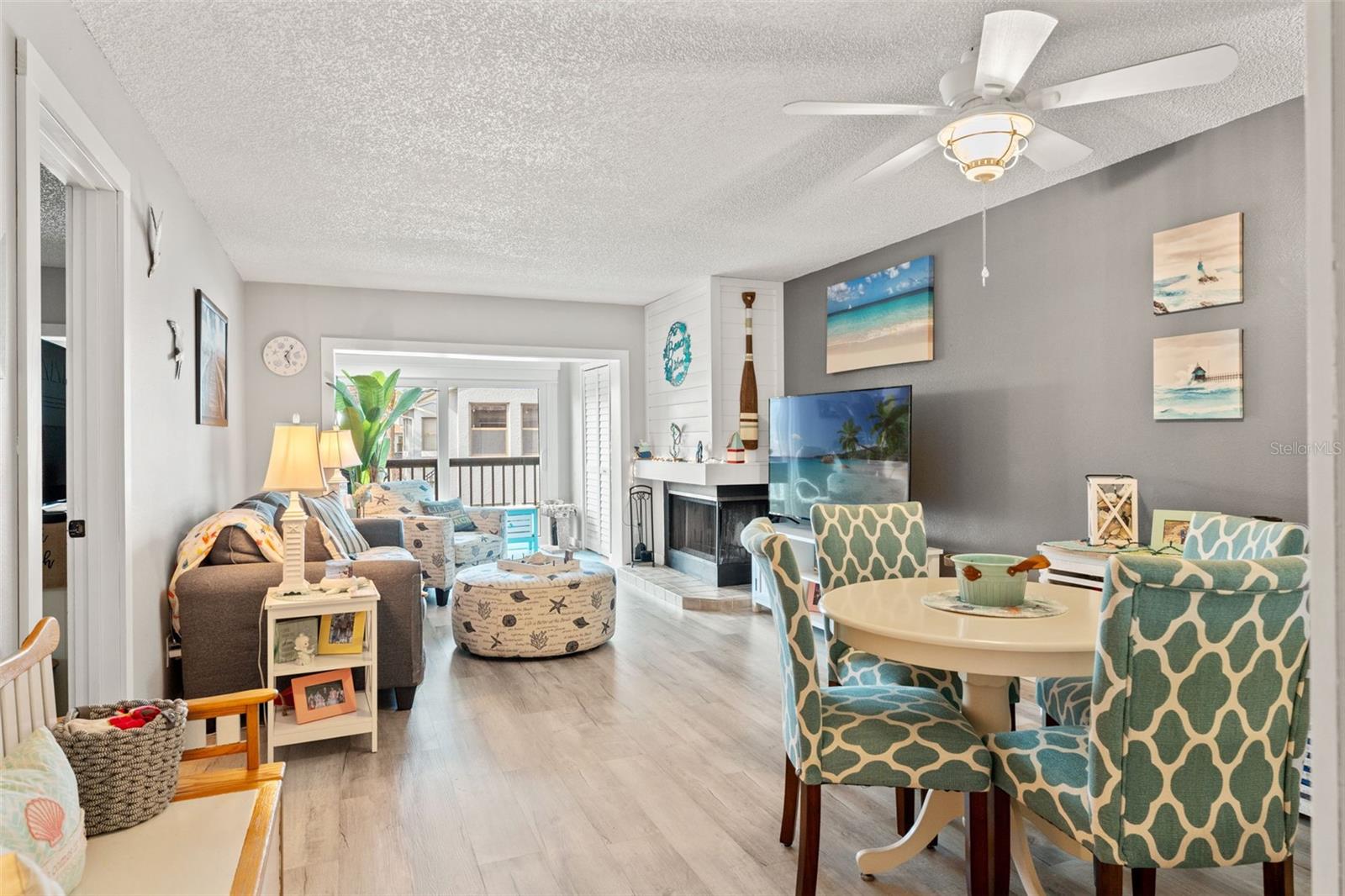 1930 LAUGHING GULL LANE 1225