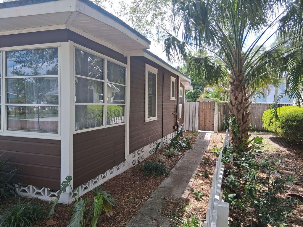 Photo of 226 21st Avenue N, St Petersburg, FL 33704 (MLS # TB8495054)