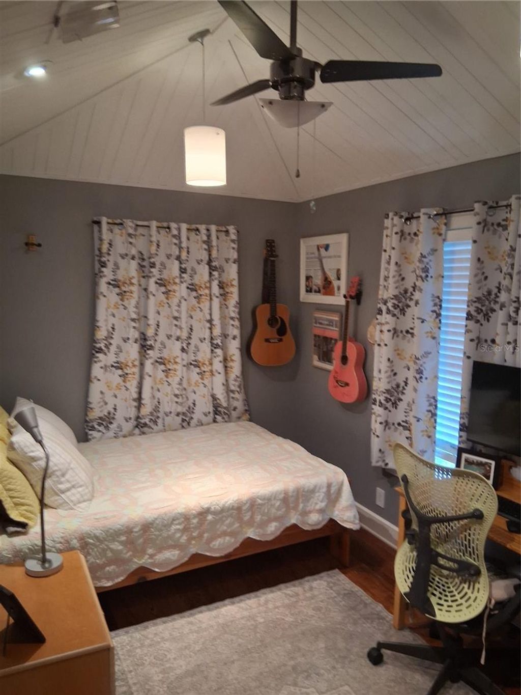 Photo of 226 21st Avenue N, St Petersburg, FL 33704 (MLS # TB8495054)