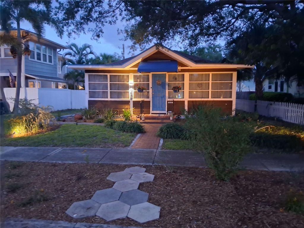 Photo of 226 21st Avenue N, St Petersburg, FL 33704 (MLS # TB8495054)