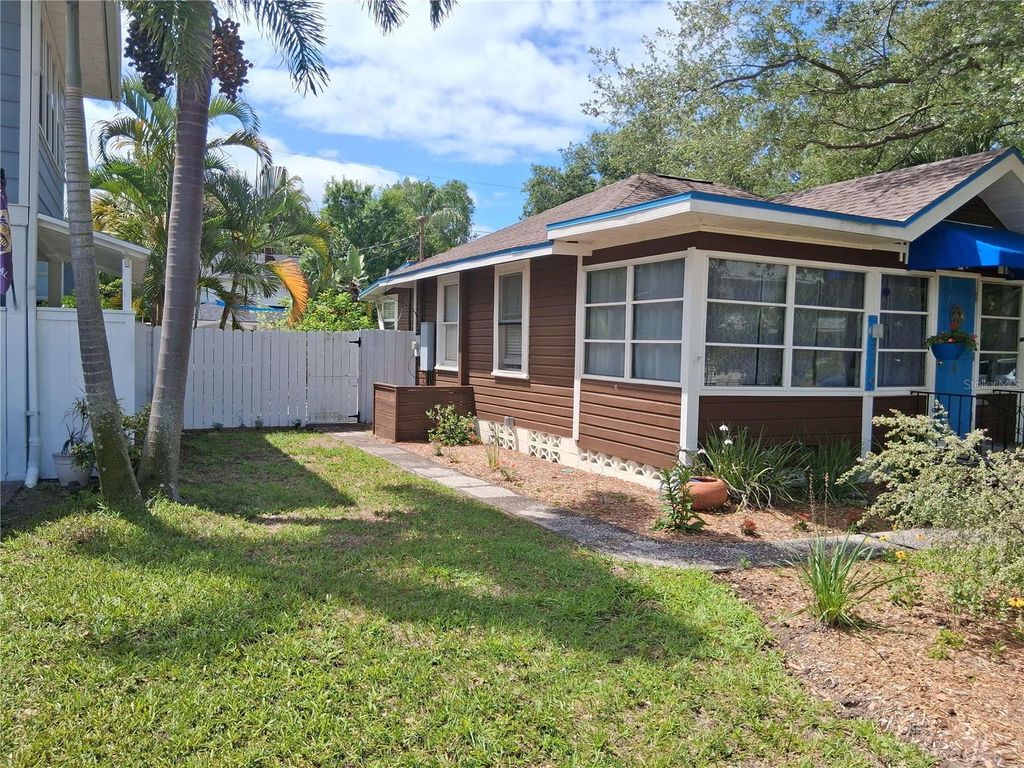 Photo of 226 21st Avenue N, St Petersburg, FL 33704 (MLS # TB8495054)