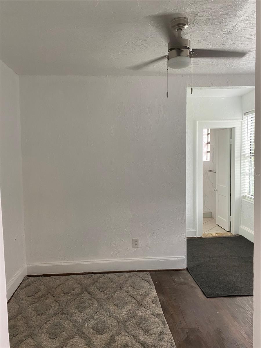 VENICE HOMESITE CO - Residential Lease